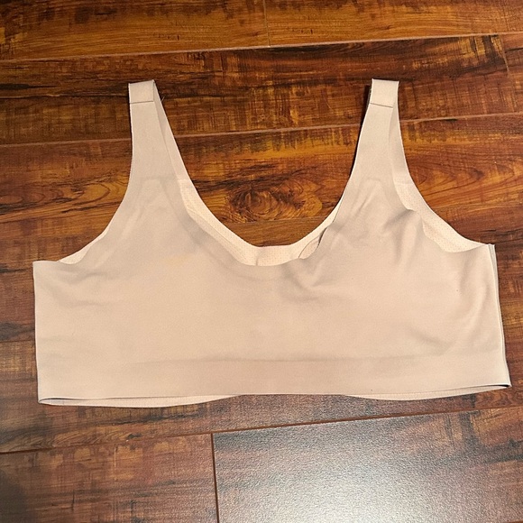 Knix LuxeLift pullover bra - Picture 3 of 5